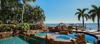 Luxury riverfront 3-story home w/bar, gym, and heated pool - The Winslet Estate