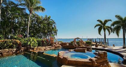 Luxury riverfront 3-story home w/bar, gym, and heated pool - The Winslet Estate