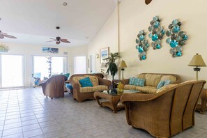 Interior - Champagne Sunrise - Beachfront, Sunsets,Snorkel,Swim,Pool, walk to RumPoint (North Side)