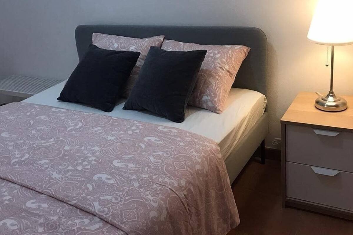 Blackout curtains, free WiFi, bed sheets