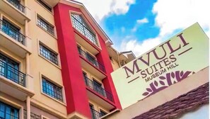 Located at Museum Hill, MVULI Suites offers accommodations.