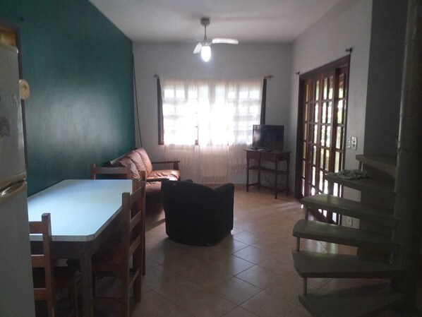 TV - HOUSE IN VILLAGE CAMBURI, R. PRAIA DA MARANDUBA 253, INDIVIDUAL AND ANNUAL LEASES (São Sebastião)