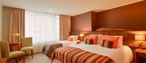 Chambre Triple Supérieure | Literie de qualité supérieure, matelas mémoire de forme