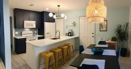 Best of both worlds - located between Savannah Downtown and Tybee Island.