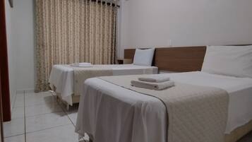 Habitació amb dos llits individuals econòmica | Minibar i wifi gratuïta