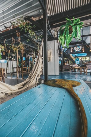 Coin salon dans le hall