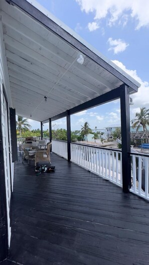 Terrace/patio - Big Pine Key, 3 BR, 2 1/2 Bath, Private Canal, Close to everything, KW (Big Pine Key)