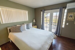 3 habitaciones, escritorio, tabla de planchar con plancha y wifi gratis