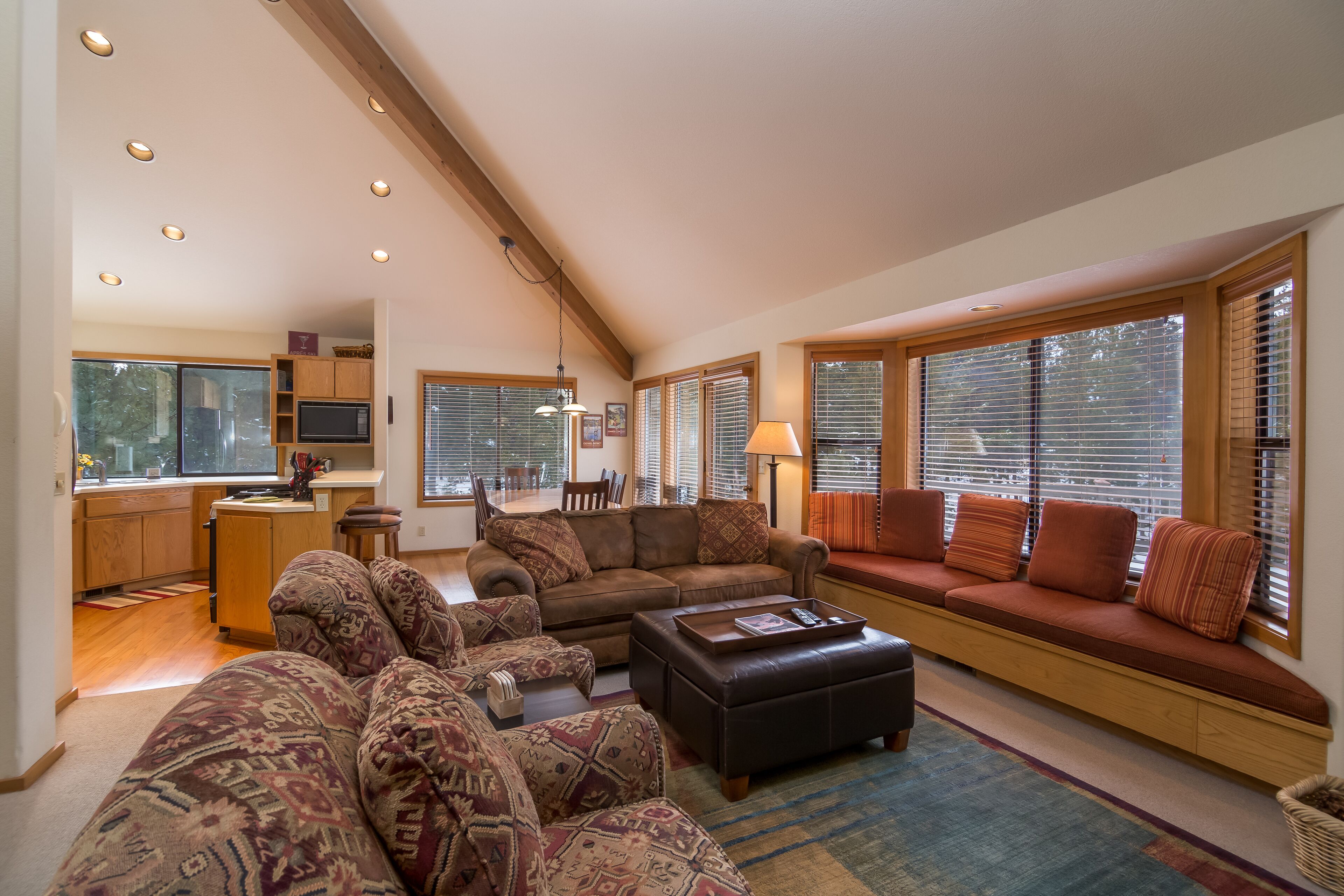 Lowland #3 3 masters, 8 SHARC passes and close to the Village/Sharc area!