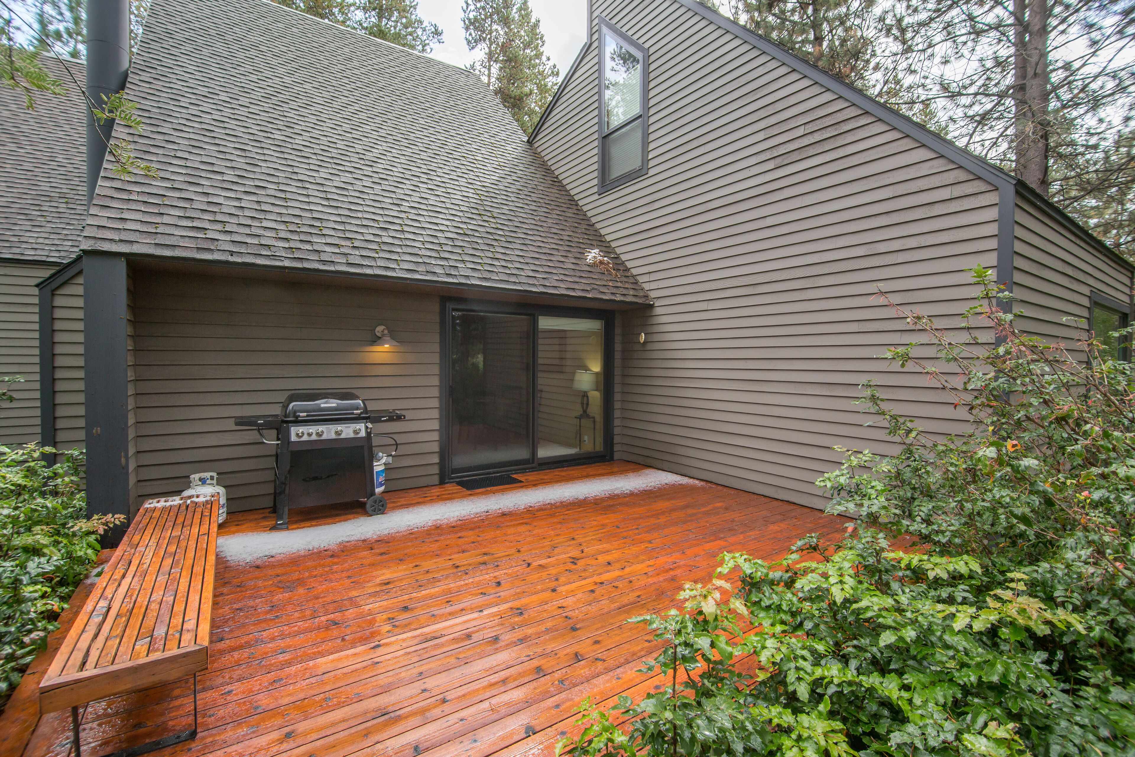 Mountain View Lodge Condo #14 -  4 SHARC PASSES! Golf Course Views!