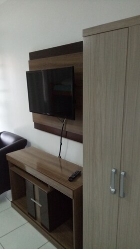 Studio in condominium with air conditioning