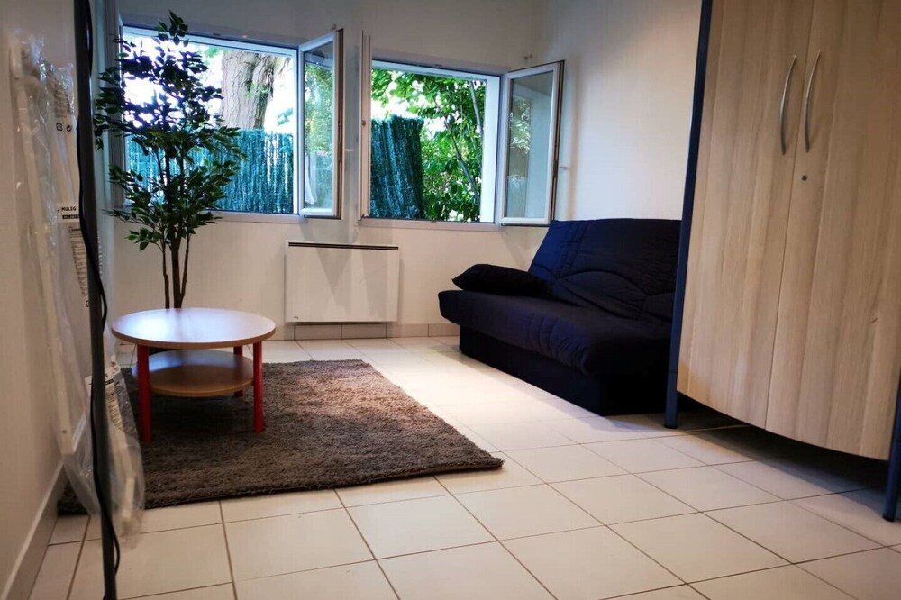 Charming studio 30 minutes from Paris near Evry and Orly airport