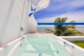 Outdoor spa tub - Sollaris Ecopousada (Japaratinga)