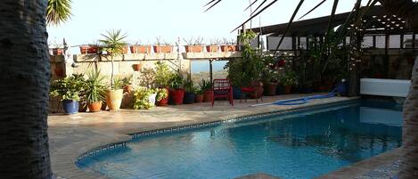 Piscina a l'aire lliure i piscina climatitzada