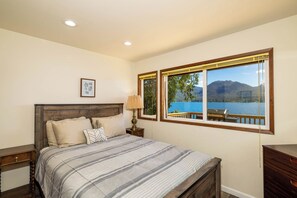 3 bedrooms, desk, iron/ironing board, WiFi