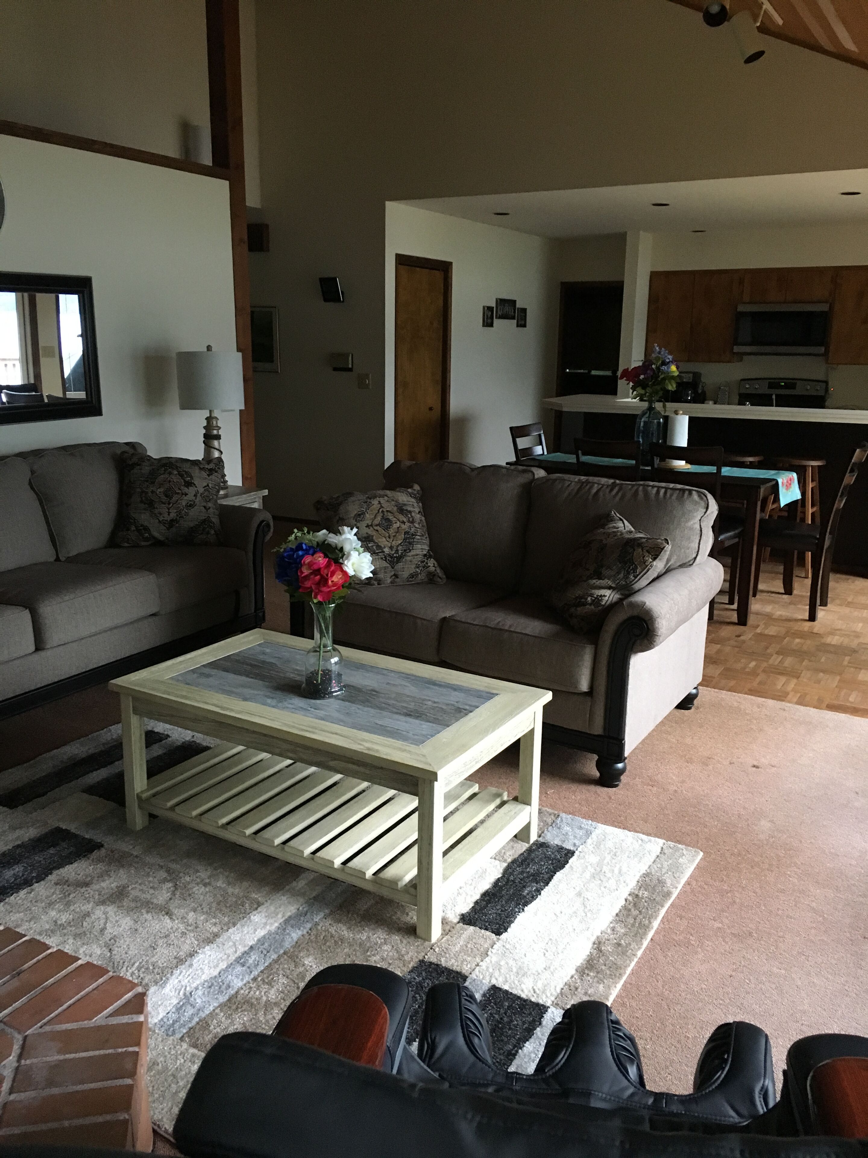 Lake front Quinault Cottage Inside Olympic National Park