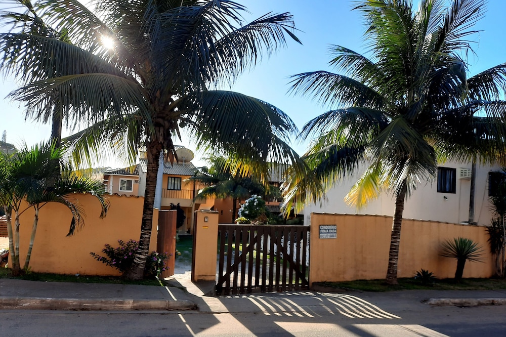 Chale 2 Condominium Shallow Beach