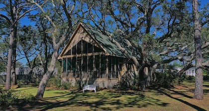 Sound View, Pet Friendly Home in Harkers Island, NC (Core Sound Lodge)