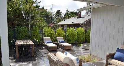 Super Comfy 3 Bed Home, Lovely Patio and Yard with Upscale Seating and Beautiful