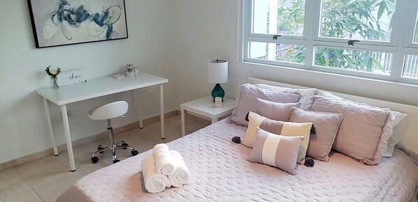 1 Schlafzimmer, Schreibtisch, Bügeleisen/Bügelbrett, kostenloses WLAN