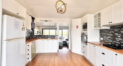 JJ's Holiday House, TOP NOTCH
