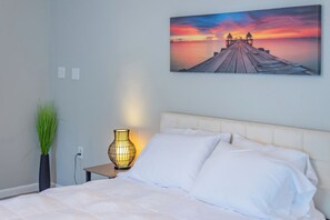 4 slaapkamers, een strijkplank/strijkijzer, reisbedje, gratis wifi