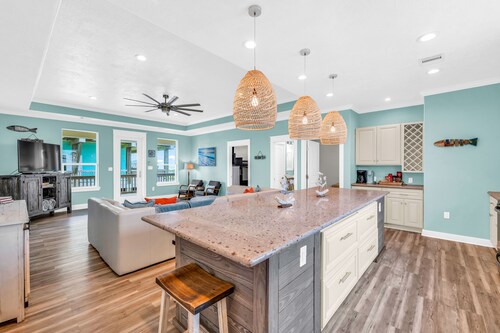 FREE Night Promo in Description ● Lift ● Fire Pit ● Dog Friendly