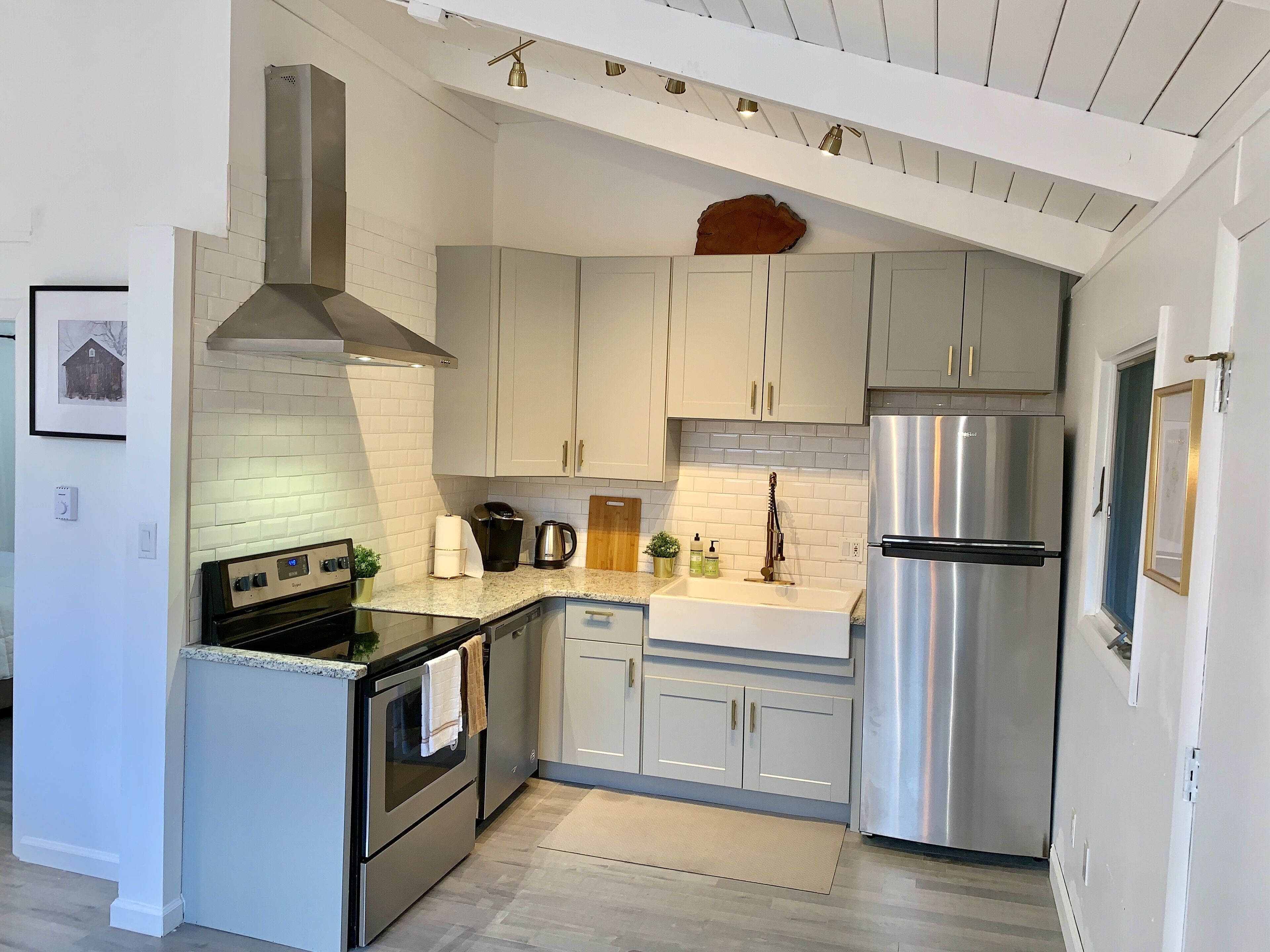 *NEW* Crest Hill Chalet | 15 mins to Camelback Mt.