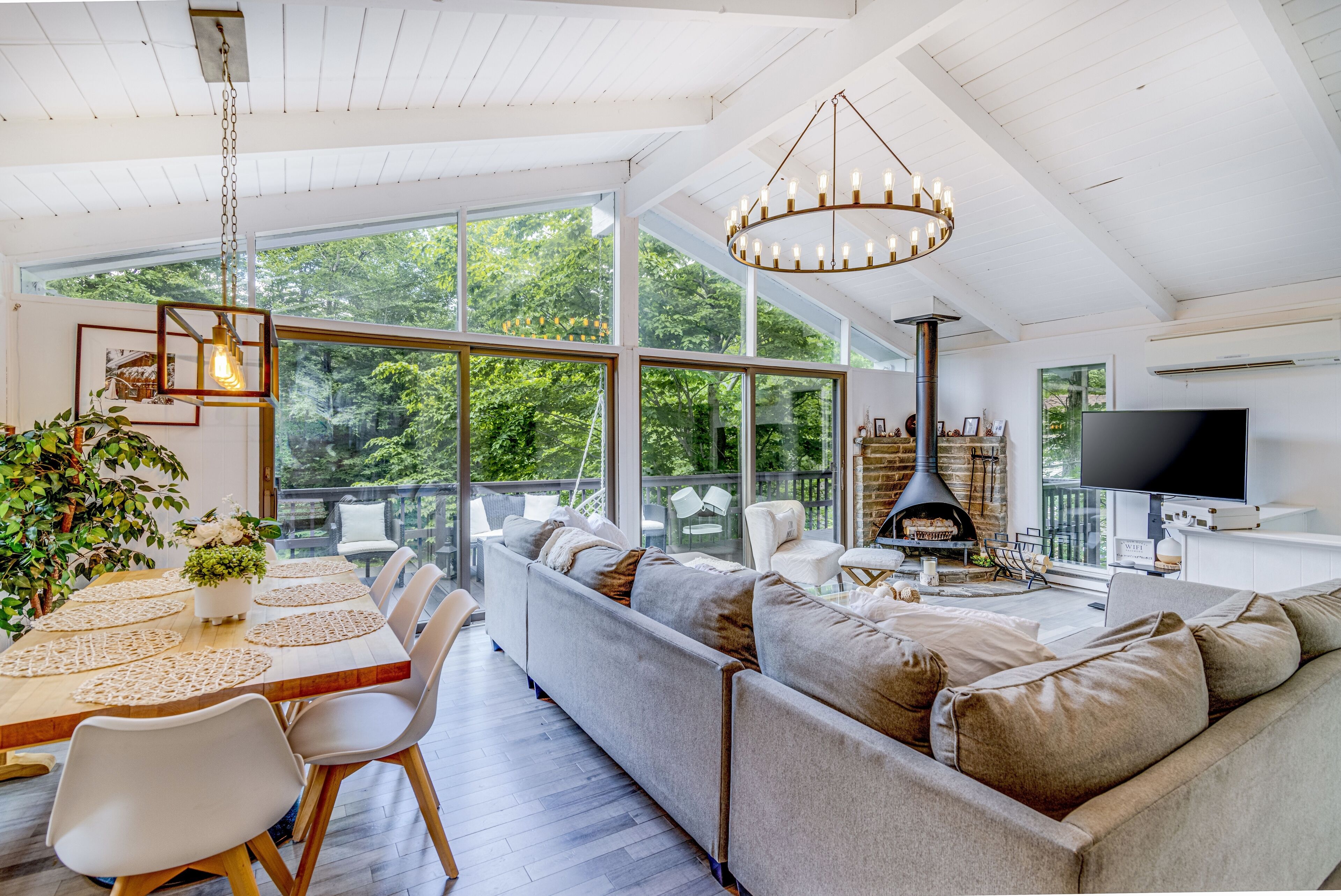 *NEW* Crest Hill Chalet | 15 mins to Camelback Mt.