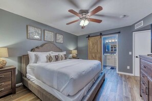 3 chambres, fer et planche à repasser, Wi-Fi gratuit, draps fournis