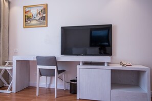 Television - Hotel Americano (Saipan)