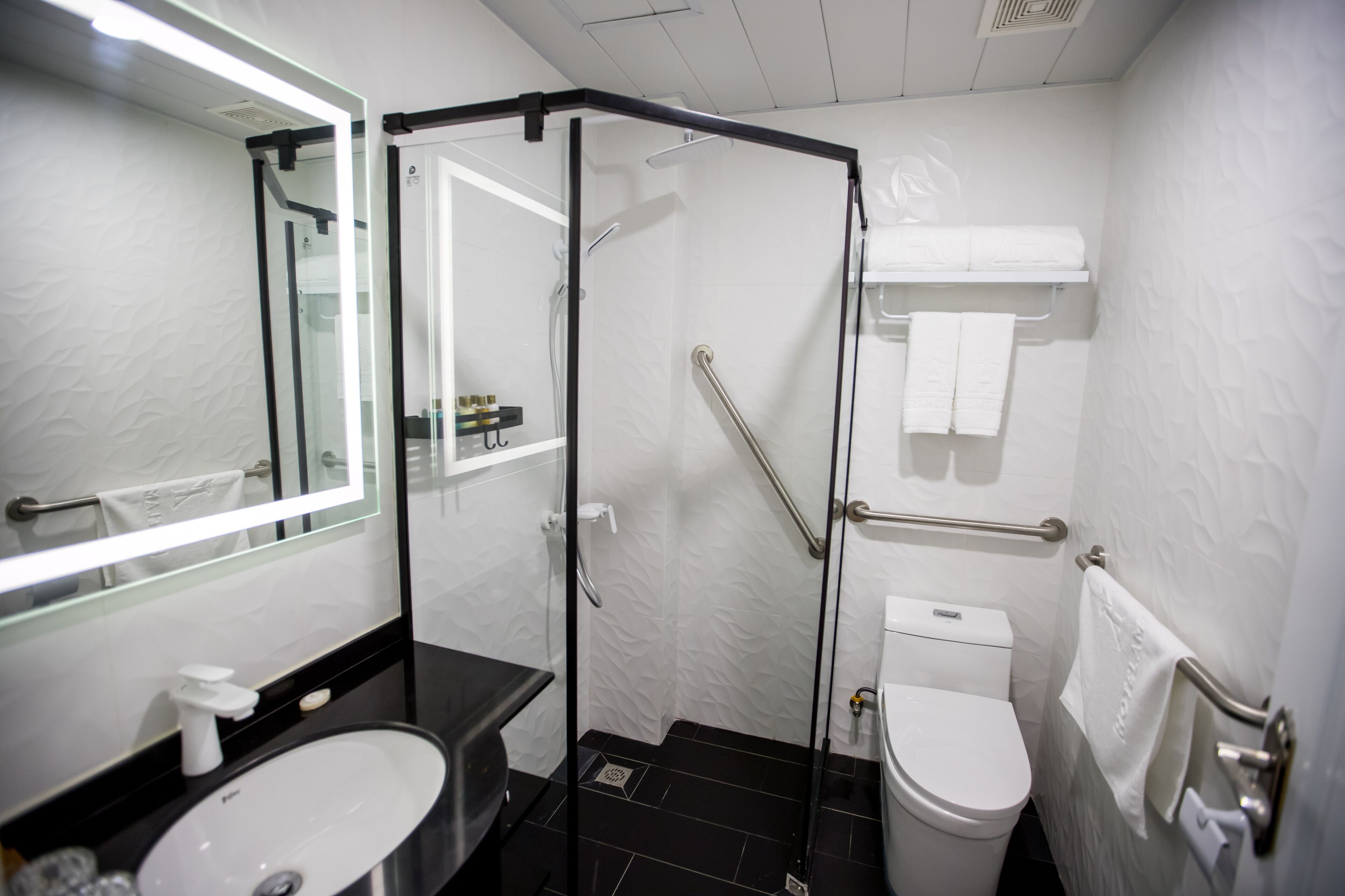 shower, rainfall showerhead, free toiletries, hair dryer