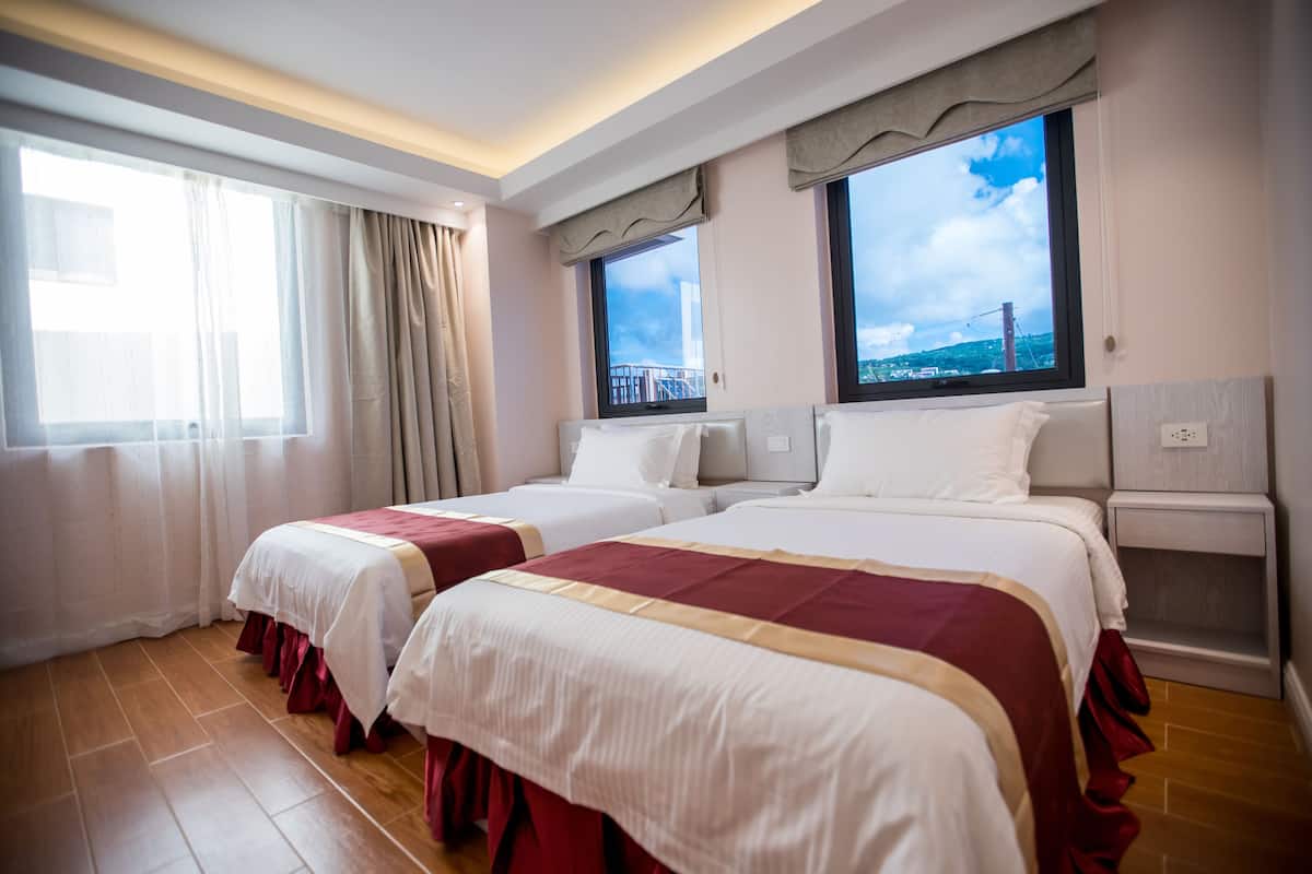 1 bedroom, in-room safe, desk, laptop workspace