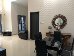 House, 2 Bedrooms | Living area