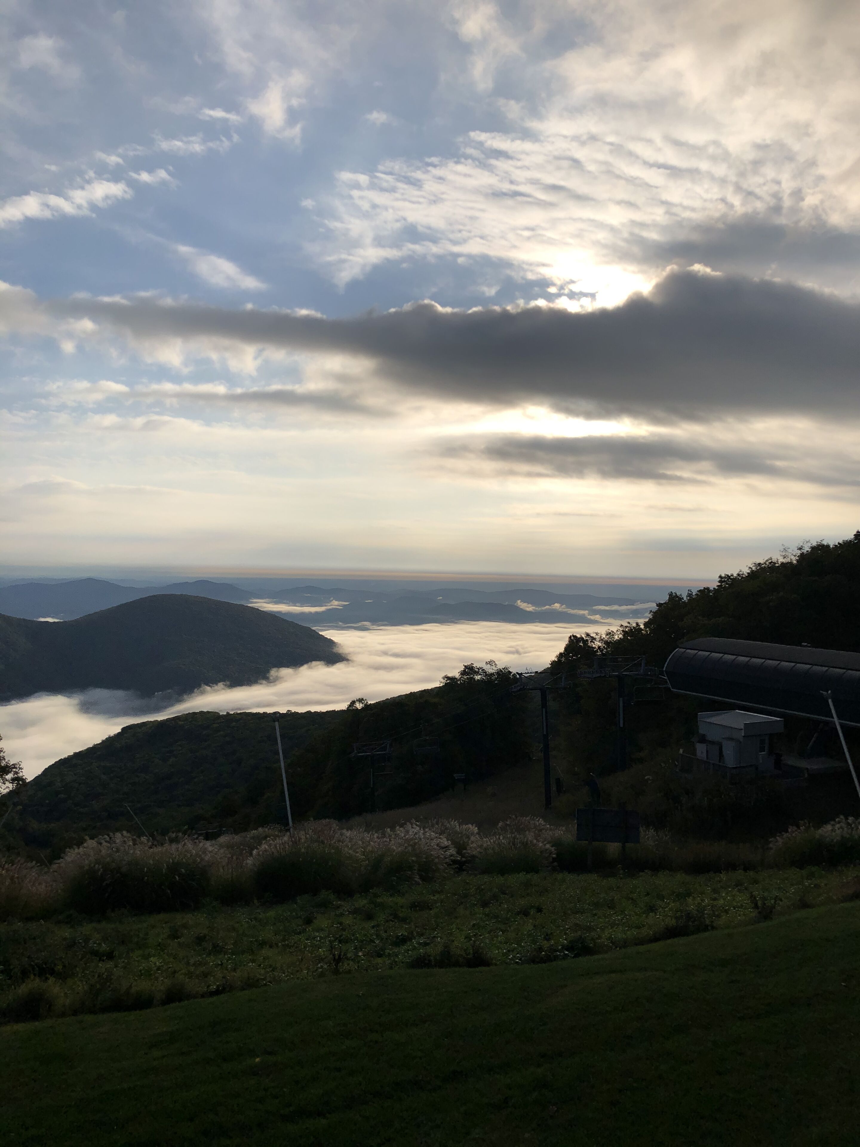 Ski-in/Ski-out condo with mountain views