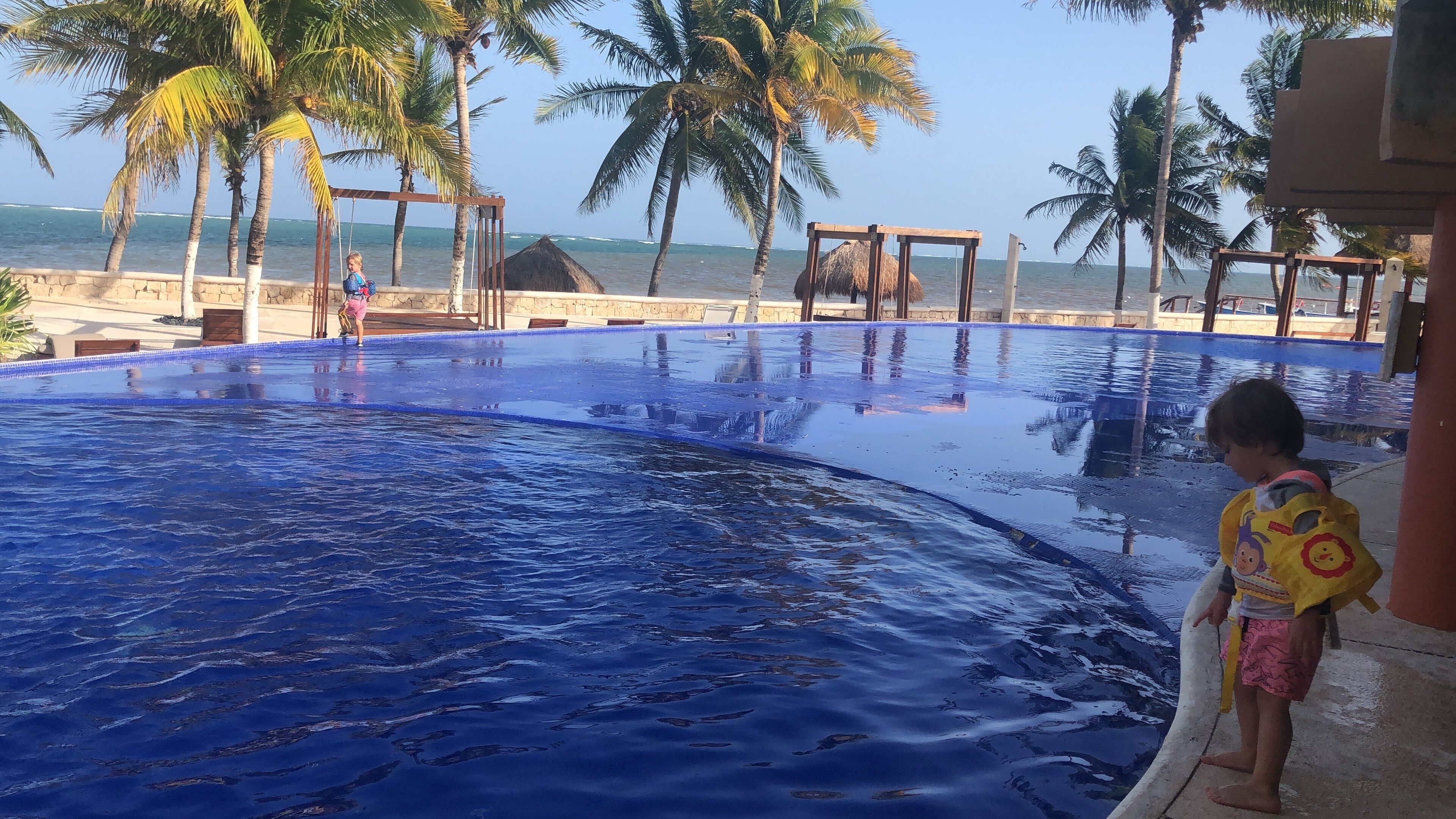 Luxurious beachfront apartment 306