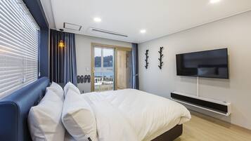 Deluxe Room, Ocean View (A) | Blackout drapes, free WiFi