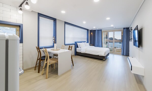 Suite, vue sur l’océan | Rideaux d’obscurcissement, accès au Wi-Fi (inclus)