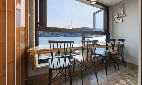 Yeosuya Hostel & Pension