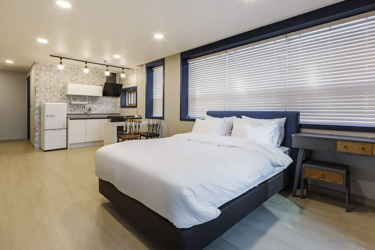 Deluxe Room, Ocean View (A) | Blackout drapes, free WiFi