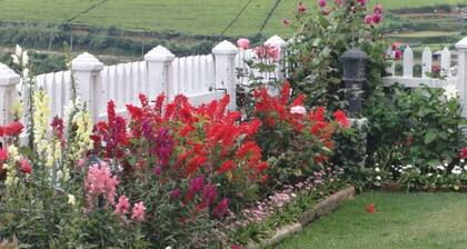 Endeavour Hills Holiday bungalow consists of six private rooms.