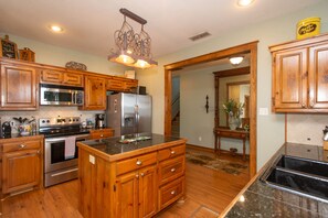 Fridge, microwave, oven, stovetop - Family-Friendly Lakefront Retreat on Cedar Creek Lake W/Hot Tub (Mabank)