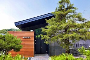Square | Exterior detail - Haeyeorim Village (Yeoju)