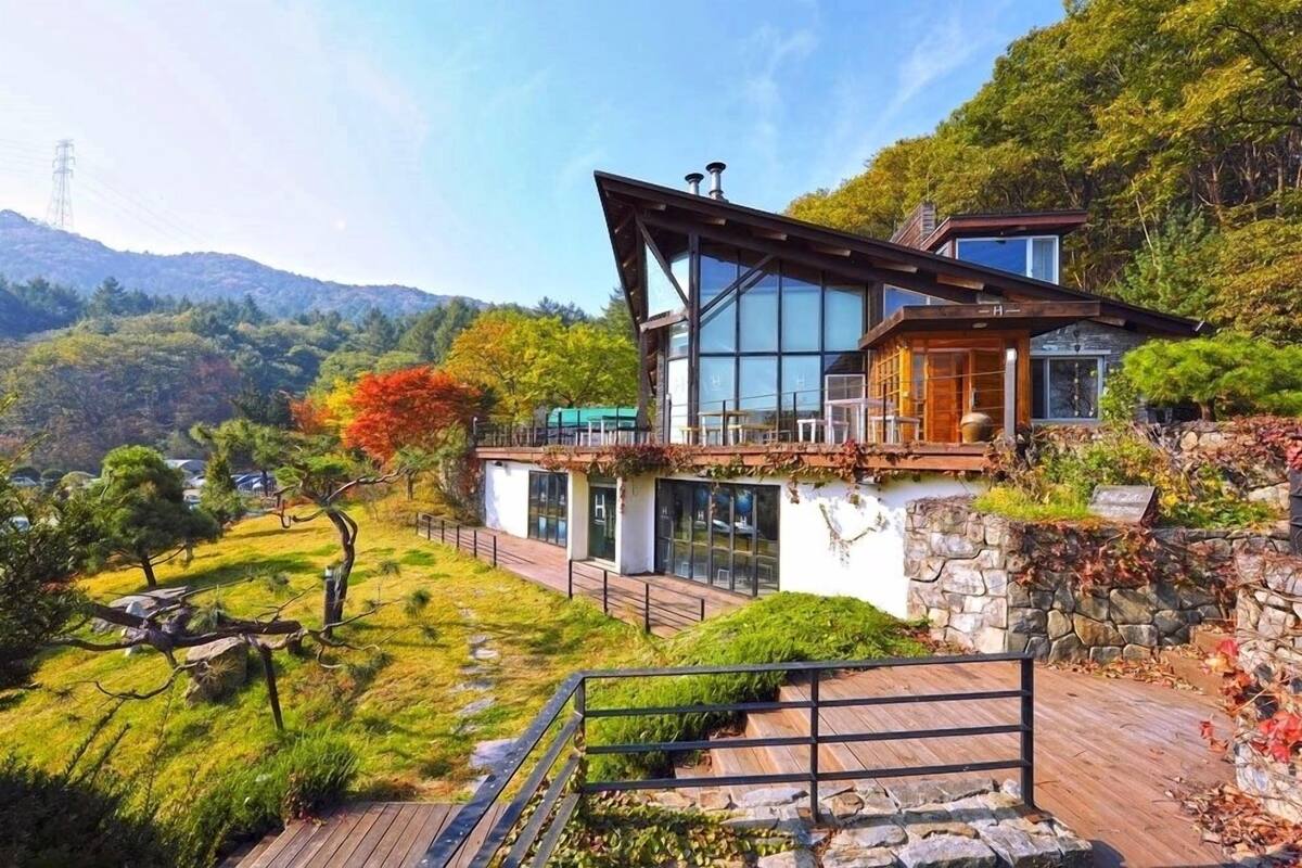 Hill Pension (Mountain View) | Terrace/patio