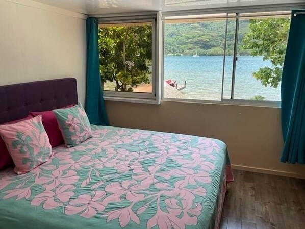 5 chambres, coffre-fort, bureau, fer et planche à repasser