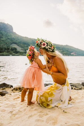 Plage, chaises longues, serviettes de plage