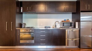 Apartment, 3 Bedrooms | Private kitchen | Full-sized fridge, microwave, oven, stovetop - Queenstown's Best Downtown Location - Great Views (Queenstown)