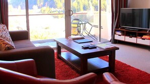 Apartment, 3 Bedrooms | Living area | Smart TV, Netflix, streaming services - Queenstown's Best Downtown Location - Great Views (Queenstown)