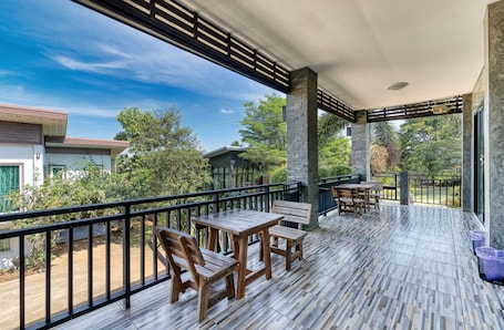 Studio, 1 King Bed, Terrace | Terrace/patio
