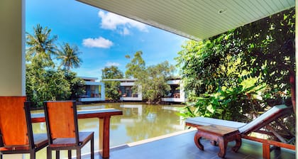 Sunny Resort Lake House